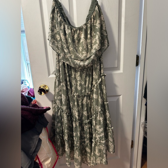 STRAPLESS RUFFLE TIERED DRESS IN SAGE - Picture 3 of 6